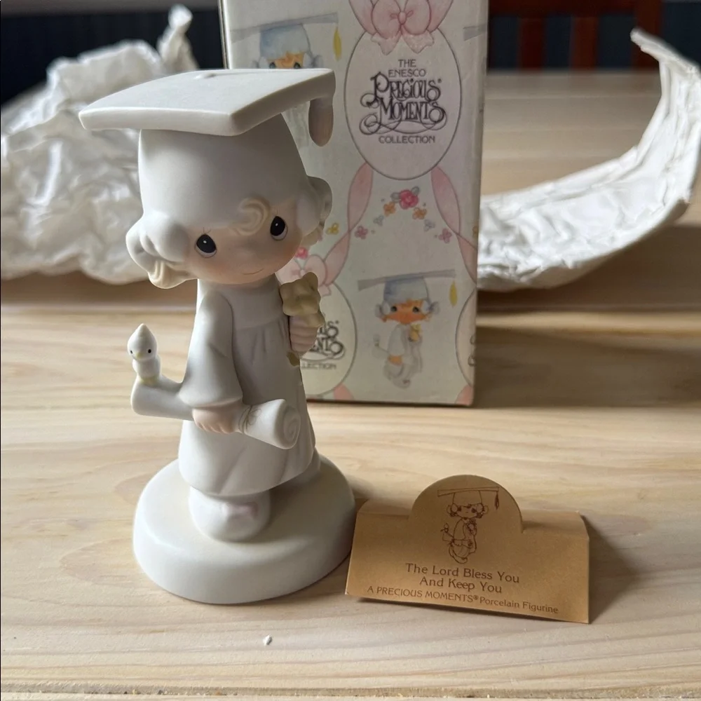 Precious Moments Porcelain Figurine “The Lord Bless You And Keep You” #E-4721